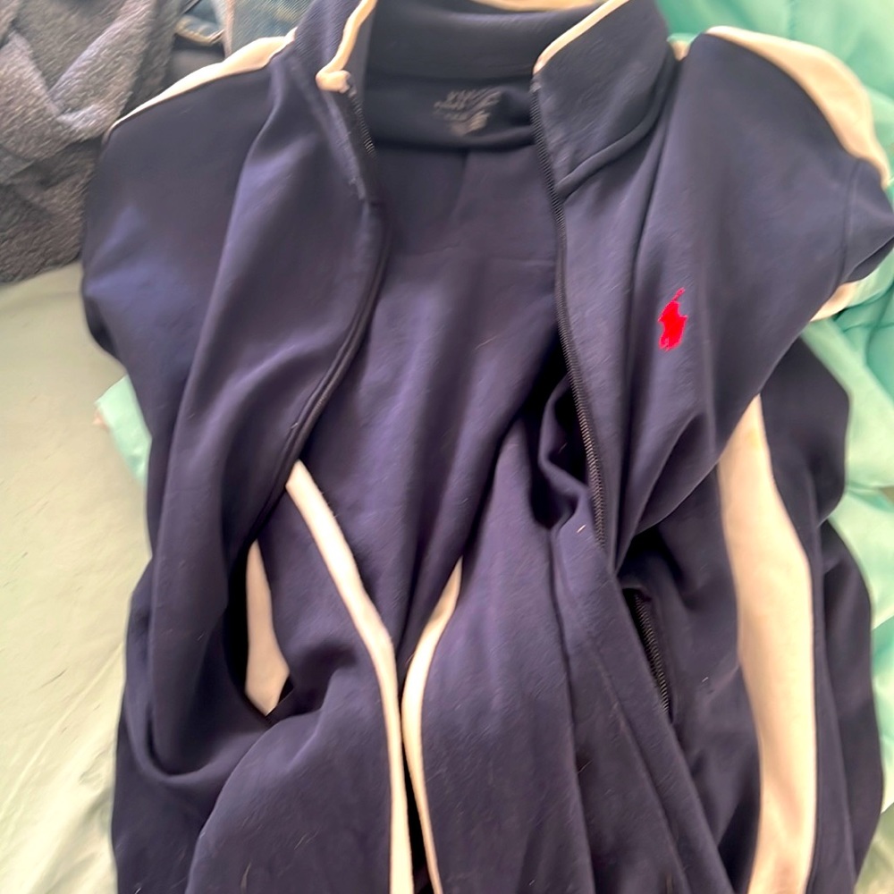 Size small men’s tracksuit but little so I can wear I’m 5,5” 150 lbs